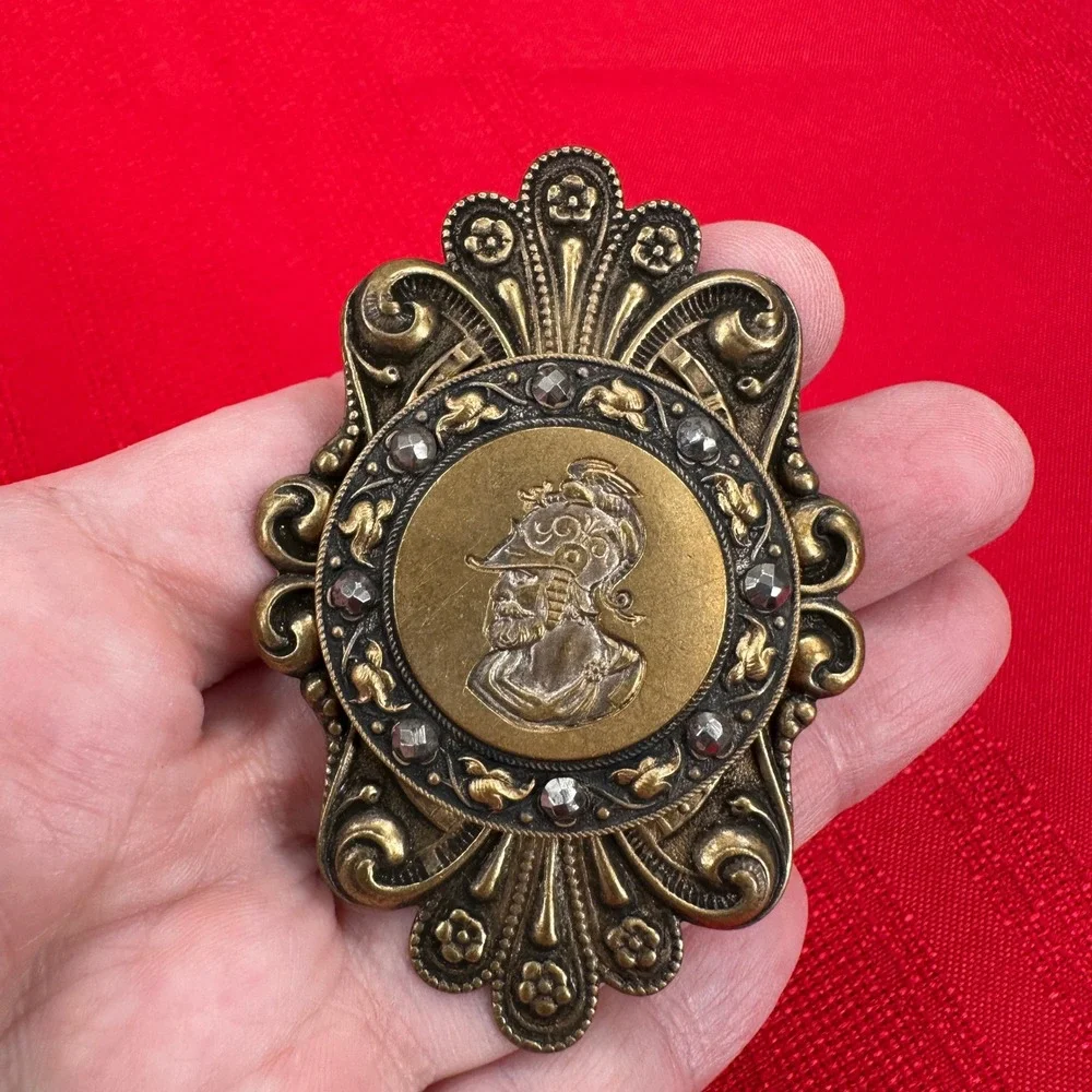 VTG Hamdmade Brooch Set‎ 2 PC Roman Soldier Relief Ornate Gold Tone Filigree